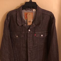 Brand New Men’s Levi’s Denim Jacket Size XL