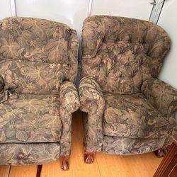 Very nice recliner chairs . no damage , pet free one is bigger $160  for both