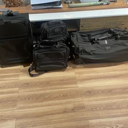 TUMI Luggage Set