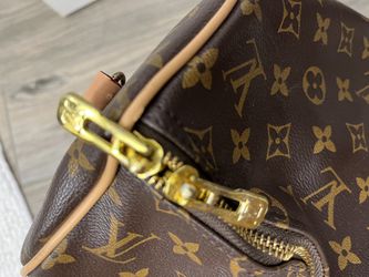 Lv Cosmetic Pouch Gm for Sale in Phoenix, AZ - OfferUp