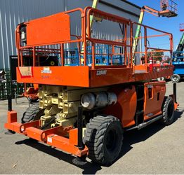 JLG 33’ all terrain scissor , dual fuel