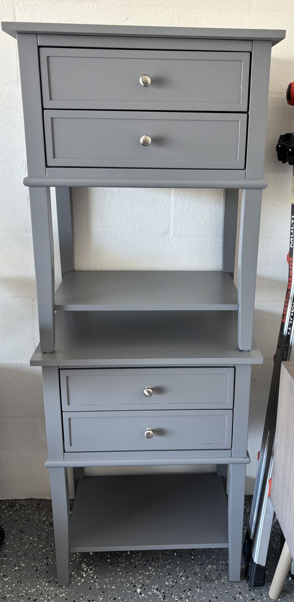 Pair Of Night stands / End Tables
