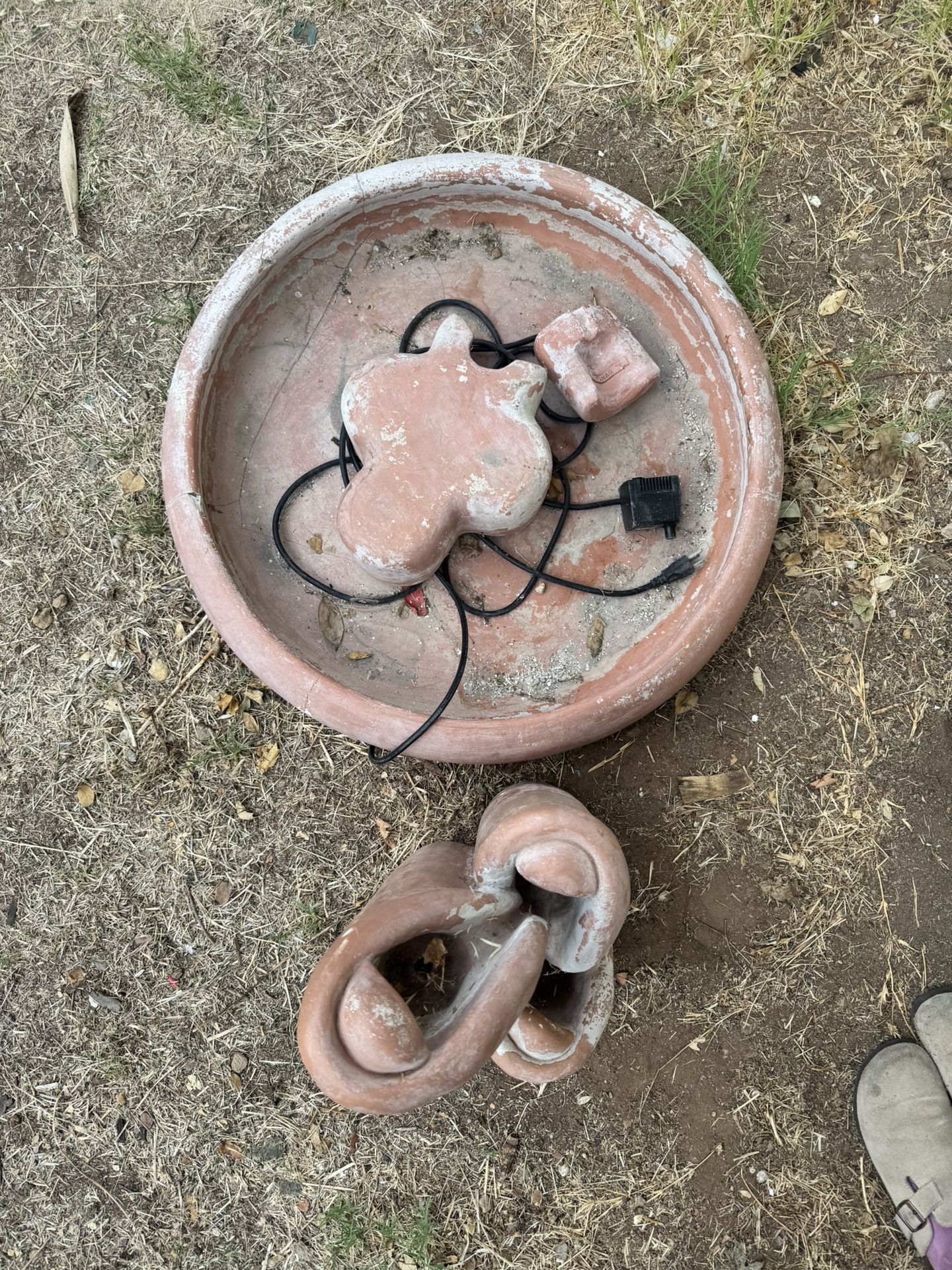 FREE Large Ceramic / Terracotta Fountain. PICK UP ONLY.
