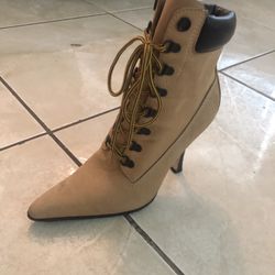 Steve Madden Timberland Style Heels Size 8