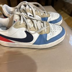 Nike Shoes Size 5.5