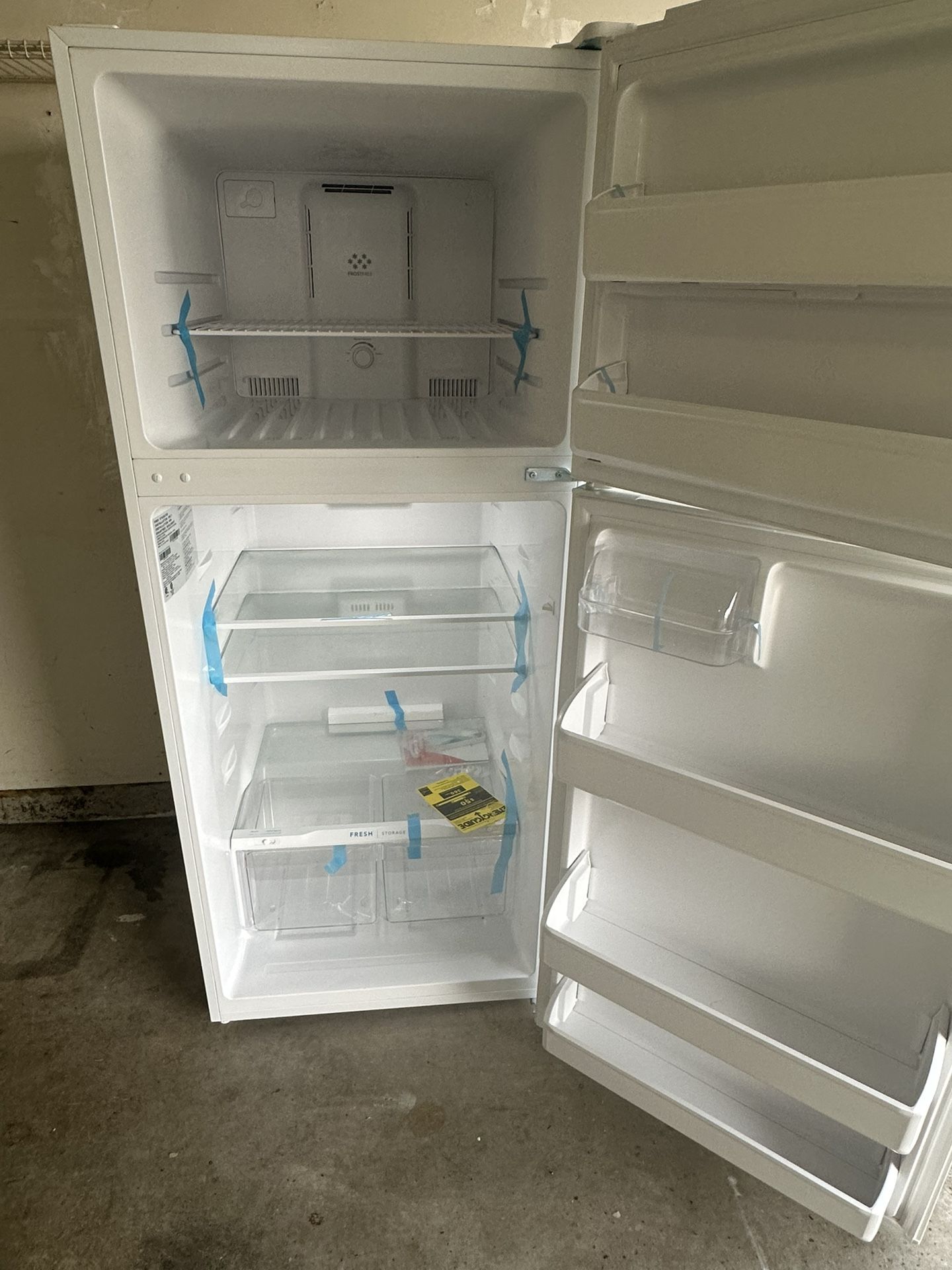 Frigidaire 17.6 Cu. Ft. Fridge/Freezer