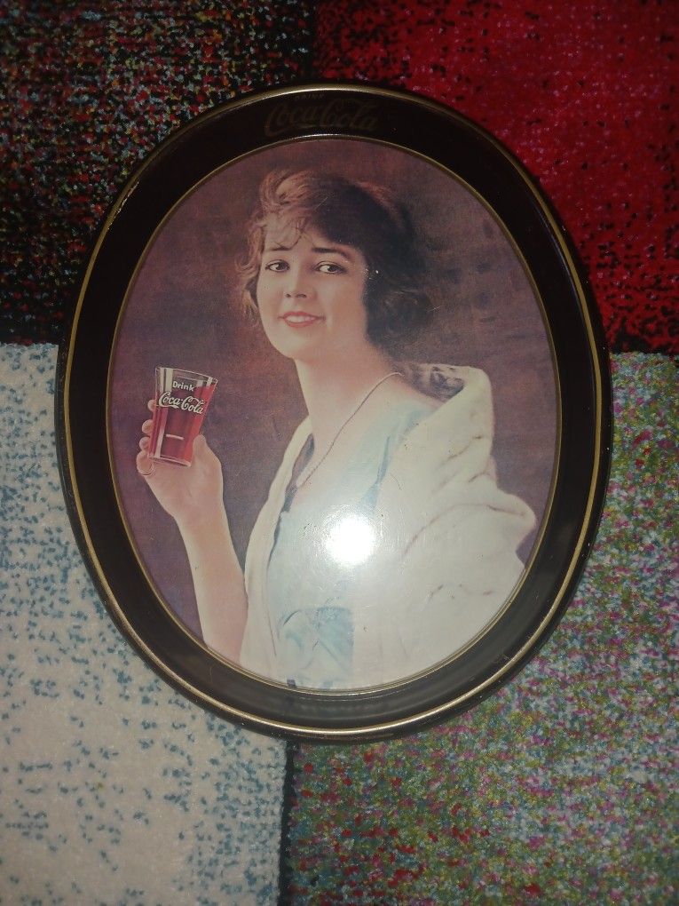 A Coca Cola 1973 Vintage Serving Tray
