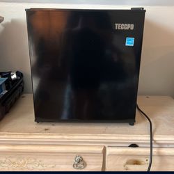 Mini fridge