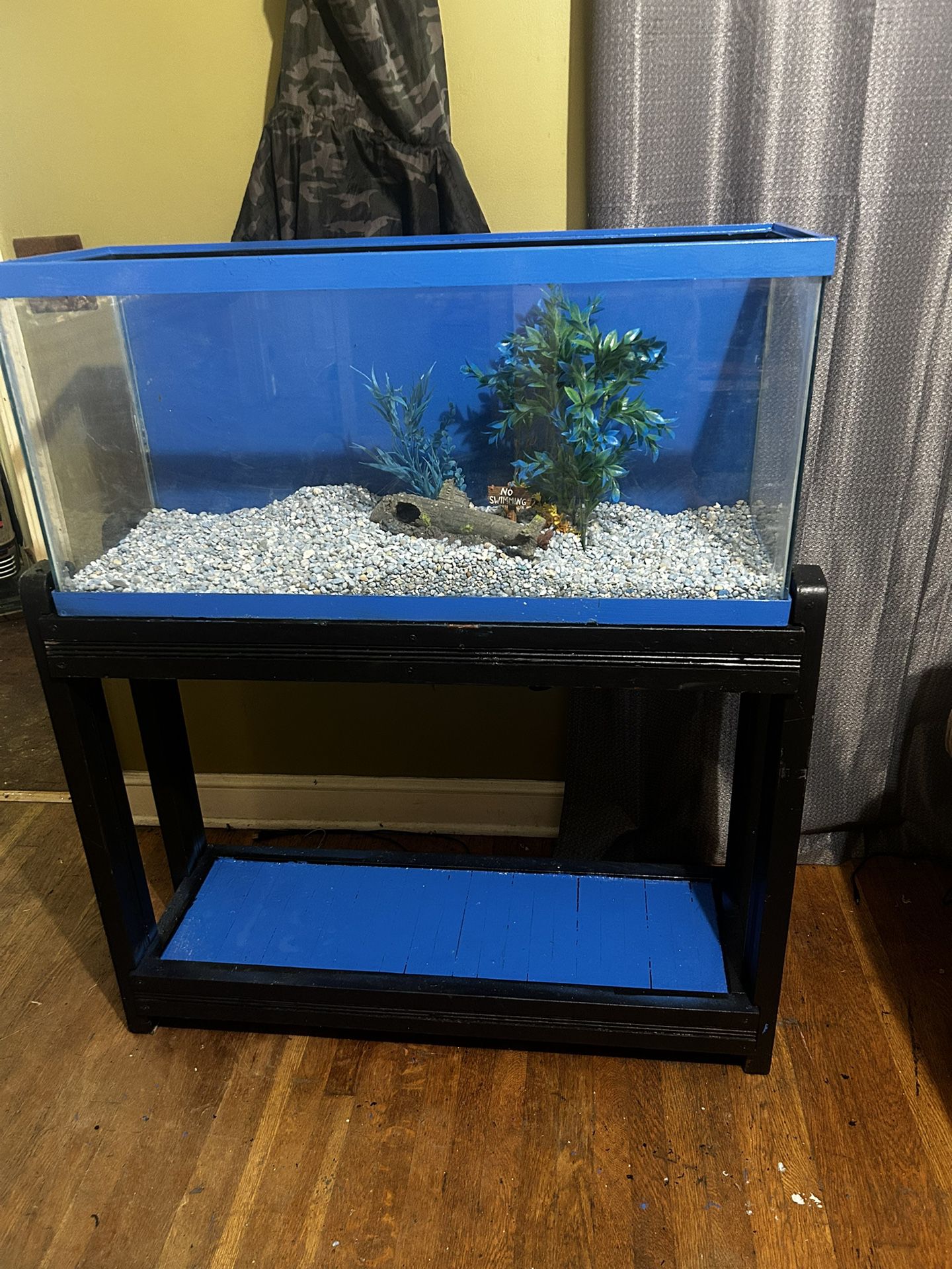 40 gal Fish Tank And Stand