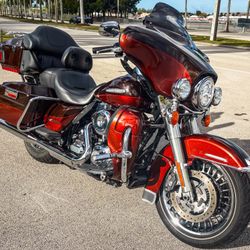 2011 Harley Davidson FLHTK