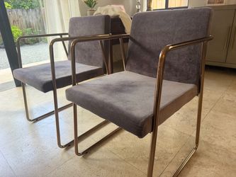 Beautiful Pair of Modern Accent Chairs – Excellent Condition