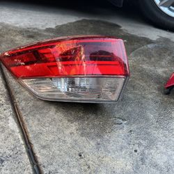 2017 2019 toyota highlander driver left taillight