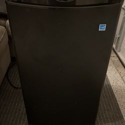 Danby Mini Fridge With Freezer