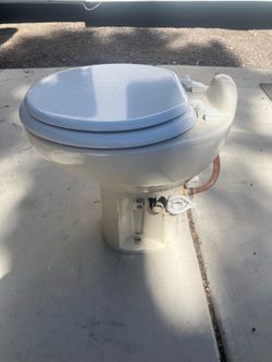 Thetford Aqua-Magic Style II High RV Toilet – Bone/Off White – Model 42054