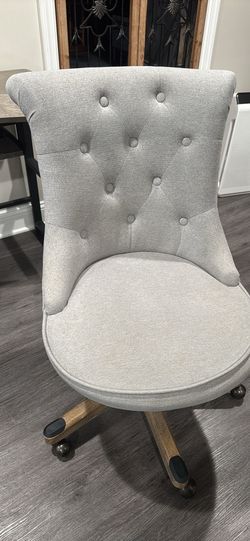 Gray Tufted Upholstered Office Chair with Wheels