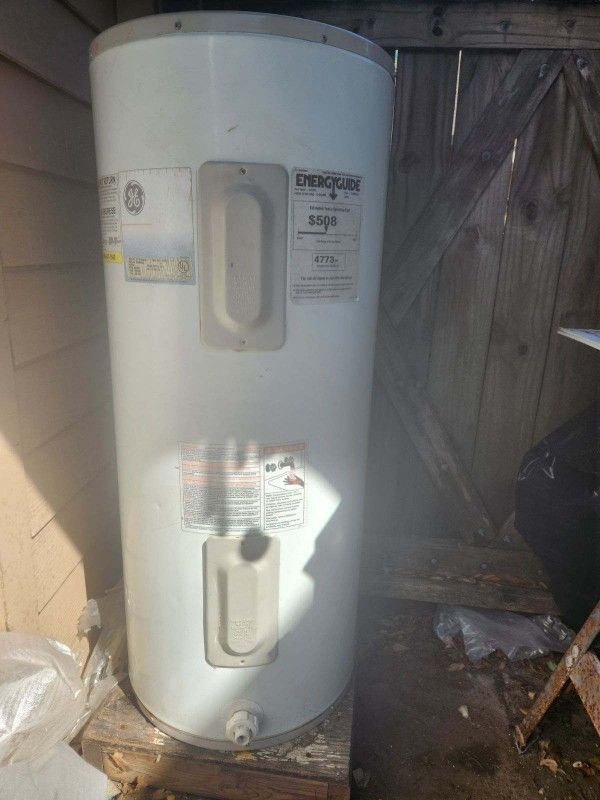 GE 40 Gallon Electric Water Heater