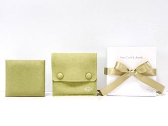 Van cleef & Arpels Medium Necklace Pouch Green suede case VCA Jewelry box