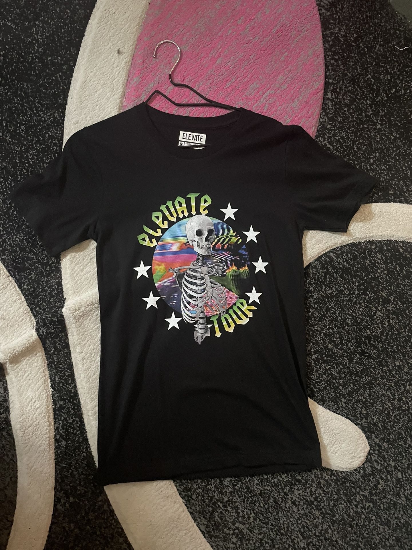Mens Graphic Tee 50$