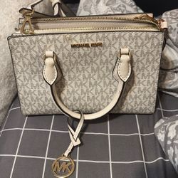 Authentic Mk Purse 