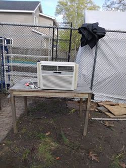 10,000 BTU WINDOW Unit AC-Great Condition! Ice Cold!
