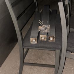 Free dining Set Winona st Between 7th And 3rd Victorville CA