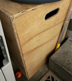 Pylo Jump Box