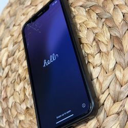 iPhone XS Max – 256GB – Fully Functional – Cracked Screen