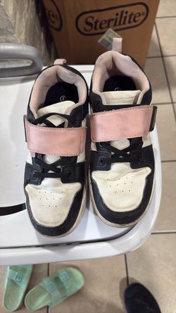 Girls size 3 shoes