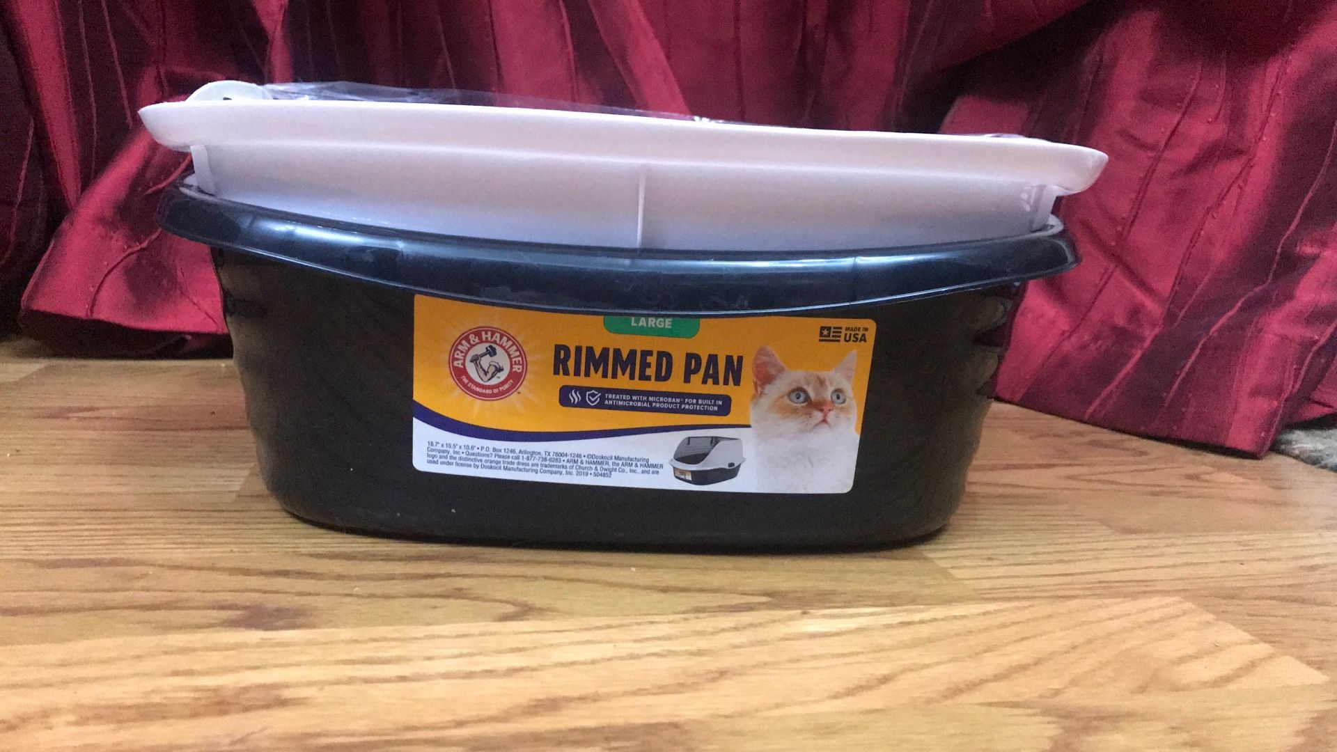LARGE Rimmed Cat Litter Box ARM&HAMMER