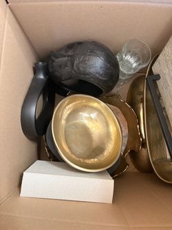 Garage sale! Modern decor and furniture