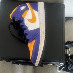 Jordan 1 Mid