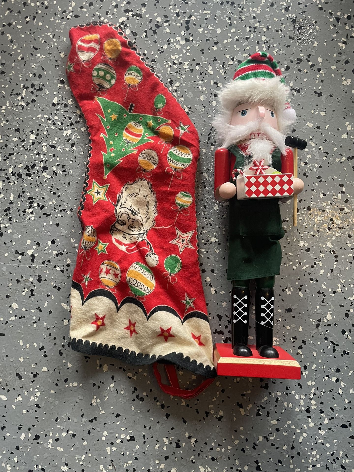 Global International Co. Wooden Red And Green Nut Cracker 15in