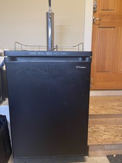 Kegco Kegerator 24” Wide Single Tap Black