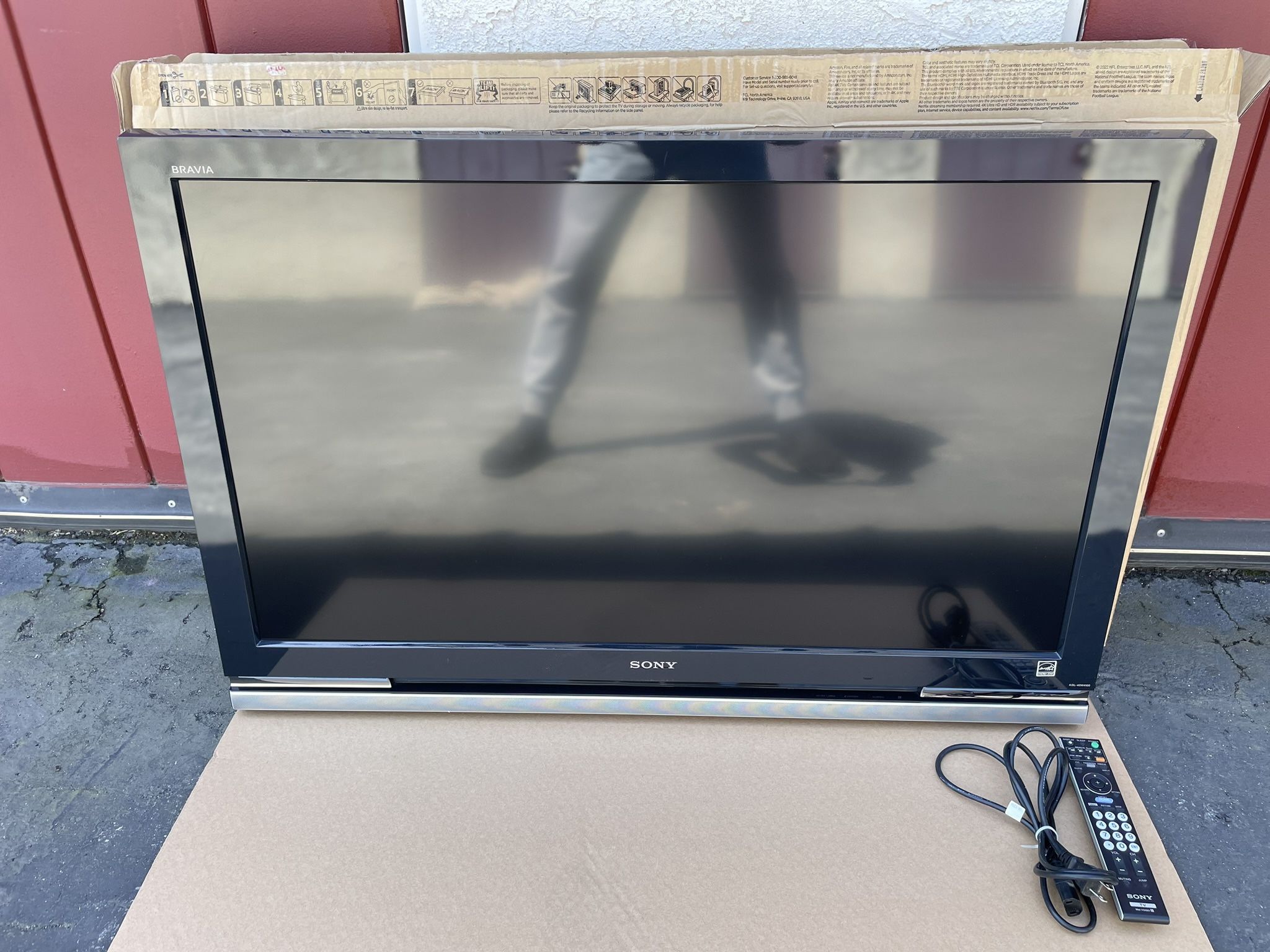 Sony KDL40W4100 40" 1080p Bravia LCD TV for Sale in Long Beach, CA