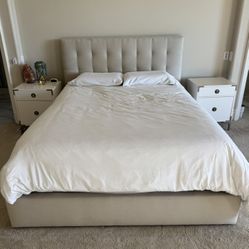 Upholstered Bedframe, Queen