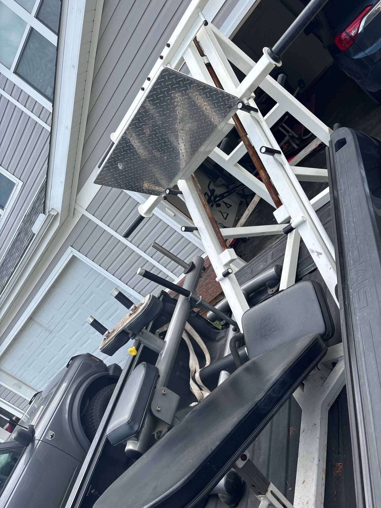 Quantum Plate Loaded Leg press