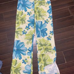 Women’s Green Floral Pant Size: M
