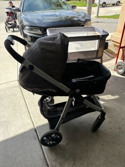 Black Baby Stroller with Bassinet Attachment