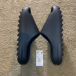 Adidas Yeezy Slides Onyx - NEGOTIABLE - BRAND NEW