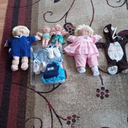 1984 Cabbage Patch Dolls With Clothes Kids And Shoes 
