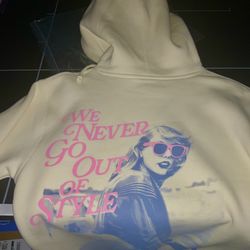 New Taylor Swift 1989 Taylor’s Version Hoodie  size XS