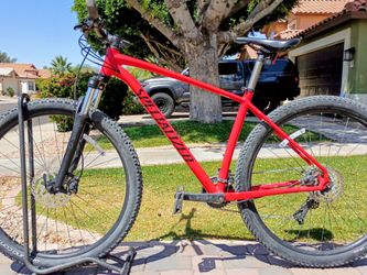 29 inch Specialized Rockhopper mountain bike