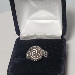 James Avery Ladies Ring