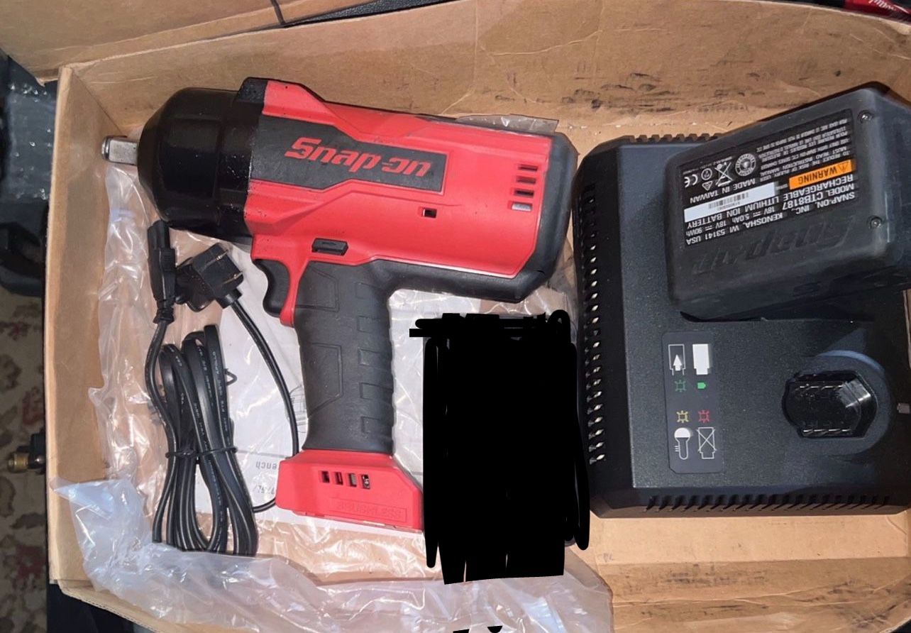 Snap-On 18 V 1/2" Drive MonsterLithium Cordless Impact Wrench Kit (Red)