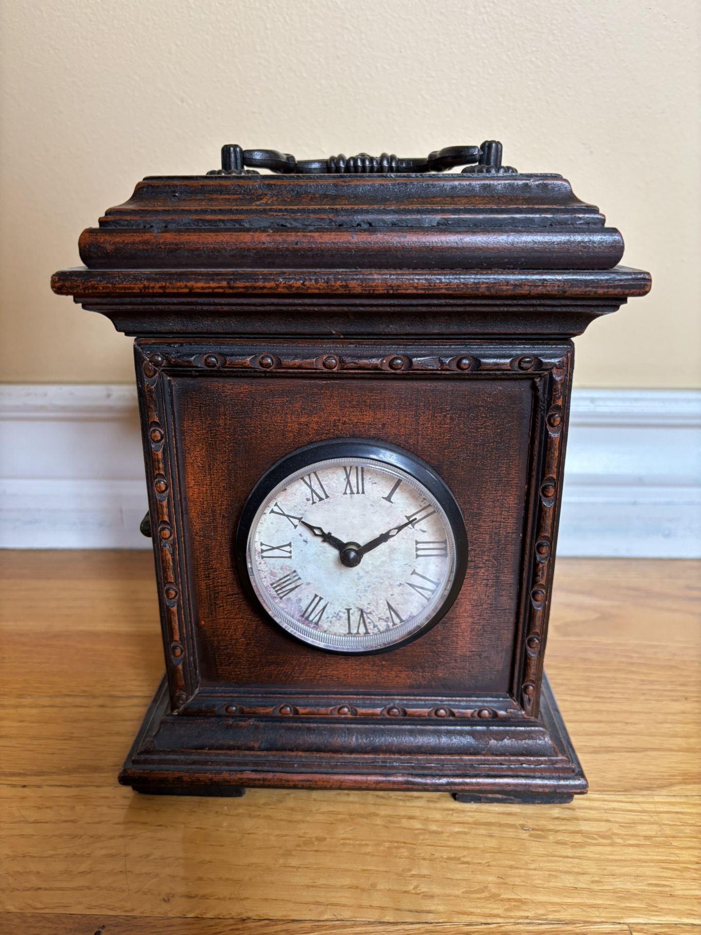Vintage Tanned Brown Clock – Nightstand, Desk, or Shelf