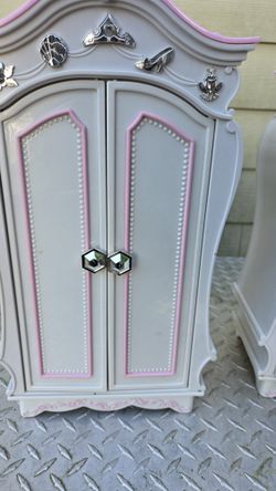 Disney Princess And Me Doll Wardrobe Toy Clothes Closet 2010 Pink White