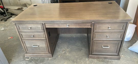 Beautiful Oak Office Desk