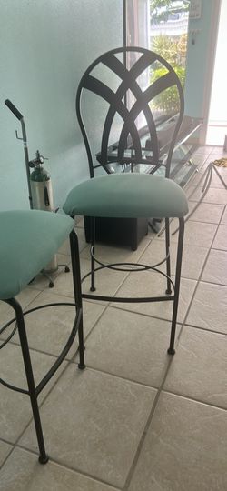 Set of barstools