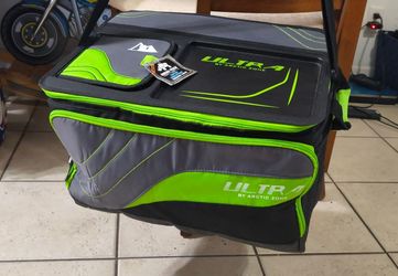 NWT! M/L .. Arctic Zone Ice Cold Ultra Soft-Sided Cooler.. Black, Green and Gray .. HTF!