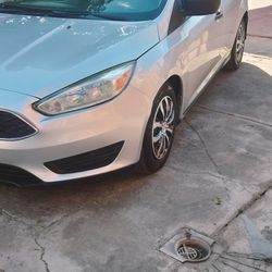 2015 Ford Focus 4 Ford 4 Cilinders automátic 135,000 miles back view camara